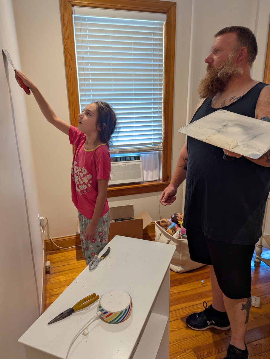 Blakely_Marie's tweet photo. Dolly learned how to fill in holes in the wall today in preparation for the move. Growing up, we learned from Uncle Buck, now they get to learn from Uncle Crabcakes https://t.co/UiESRzjZpd
