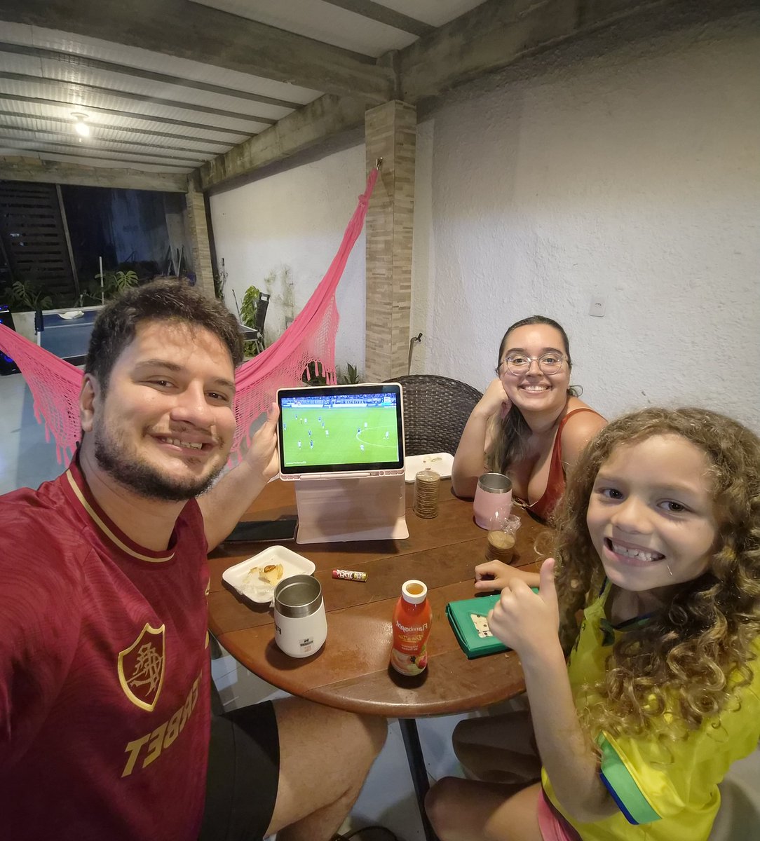 capcdanvers's tweet photo. Acompanhando o jogo do Fluzão em família diretamente de Salinas - Pará  #CharlaNoPremiere https://t.co/yBpAcWgCa7