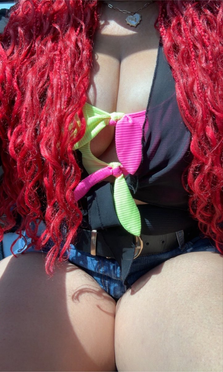 Notdojaaa's tweet photo. My thighs been thigh’n on this trip 😌 https://t.co/deTaLmWVXK