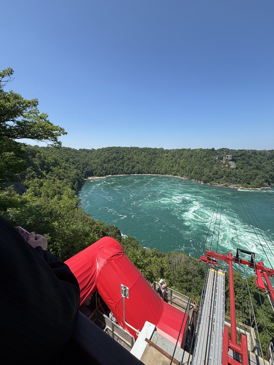 jjfr0713's tweet photo. Take me back to Toronto 🙇🏾‍♂️ https://t.co/g0lzx3CJLB