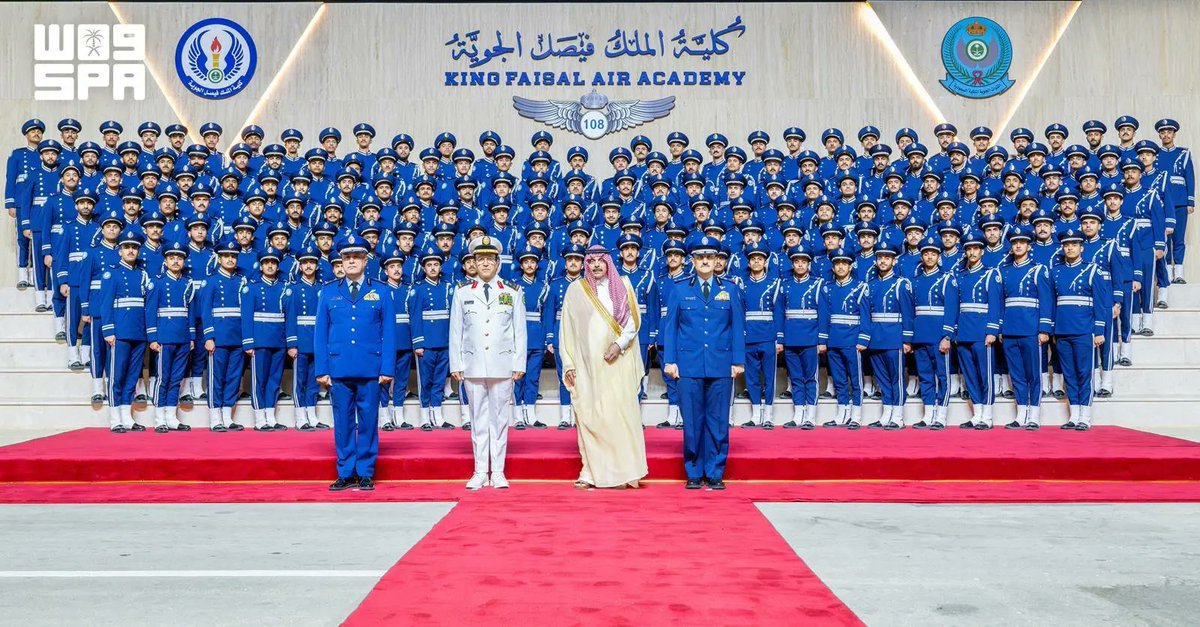 SPAregions's tweet photo. نيابة عن سمو وزير الدفاع.. 
سمو نائب وزير الدفاع يرعى حفل تخريج الدفعة 108 من طلبة كلية الملك فيصل الجوية.
https://t.co/dBKpvVSyIV
#واس https://t.co/Ic5sHK8CAs