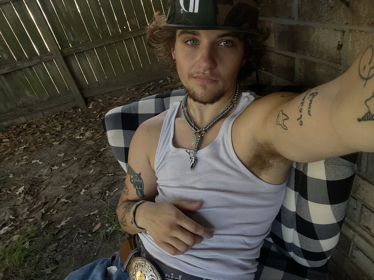 lukesnes's tweet photo. and they said transgender people can’t sit on the porch and vibe 😴 #🏳️‍⚧️ https://t.co/lVxrShSz34