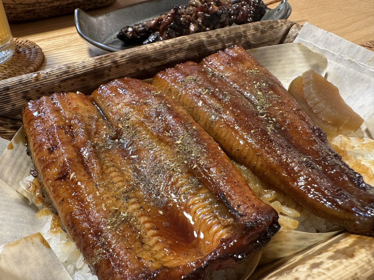 takeki328's tweet photo. 本日は土用丑の日ということで
今年もフレッシュ多摩まるやすさんのうなぎを

こんなにも美味しくて栄養満点な食べ物は
なかなか無いですよねと、いつも提唱。

大変美味しかったです！ご馳走様でした https://t.co/f8zCExpwyR