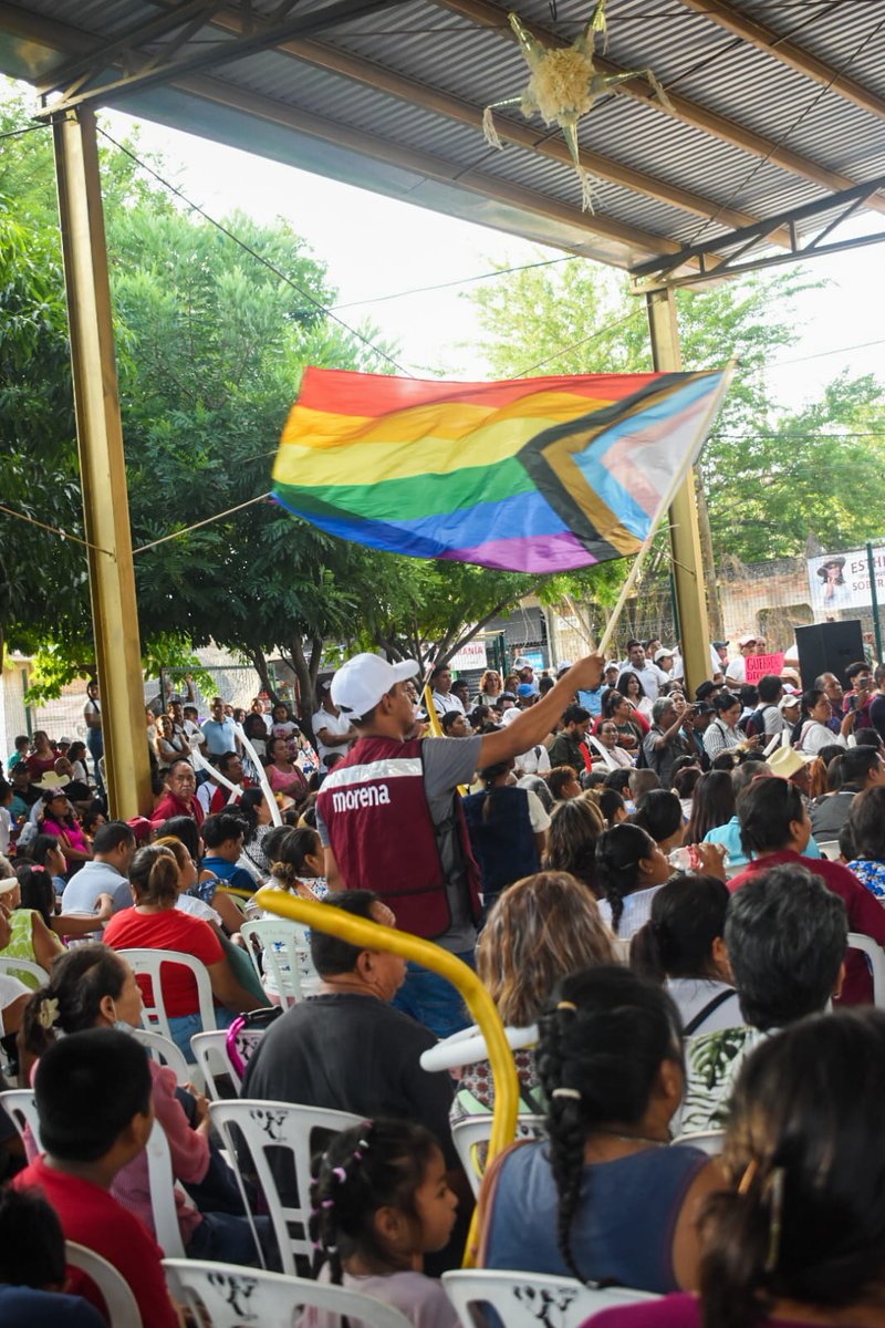 esthela_damian's tweet photo. Gracias a todas las mujeres y hombres libres de Iguala con quienes ayer compartimos la Asamblea Informativa en defensa de la patria y la soberanía.

Su participación y compromiso demuestran que el pueblo siempre está dispuesto a defender a México. Como decía el presidente Andrés Manuel López Obrador: solo el pueblo puede salvar al pueblo. 🇲🇽❤️