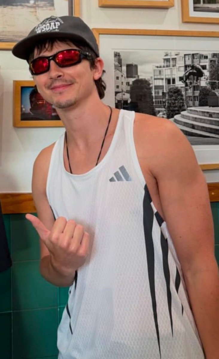 zacefronslut's tweet photo. Timothee Chalamet is bulking a bit https://t.co/cmVi67GghL