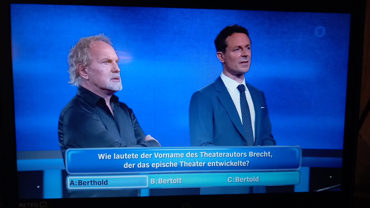sebschr1's tweet photo. @UlrichVosgerau Die Eliten sind völlig durch den Wind. Bei solchen Shows kann man es immer  wieder beobachten. https://t.co/9AGZg3sLul