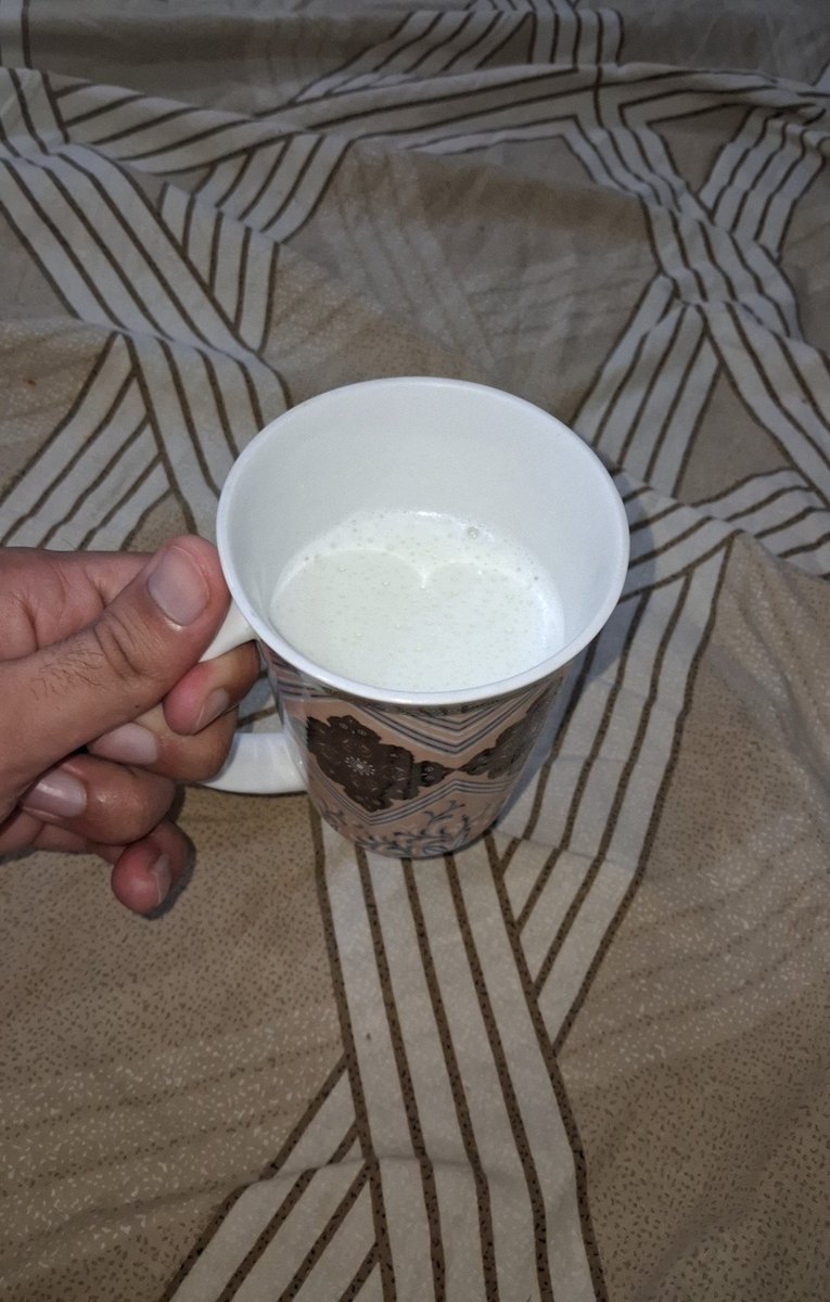 retrononhetero's tweet photo. his milk when? https://t.co/6Ftdqze5TK