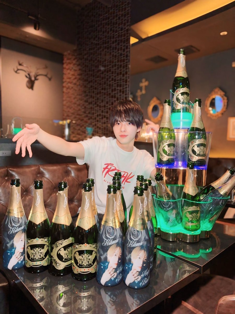 freak_prodmgr's tweet photo. 中之島 健人✨️

https://t.co/wkNzou7qeP

従業員もまだまだ募集中！！

#ホスト #新店 #オープン #ミナミ #大阪  #初回 #体験入店 #シャンパン https://t.co/S95ZUmmpn2