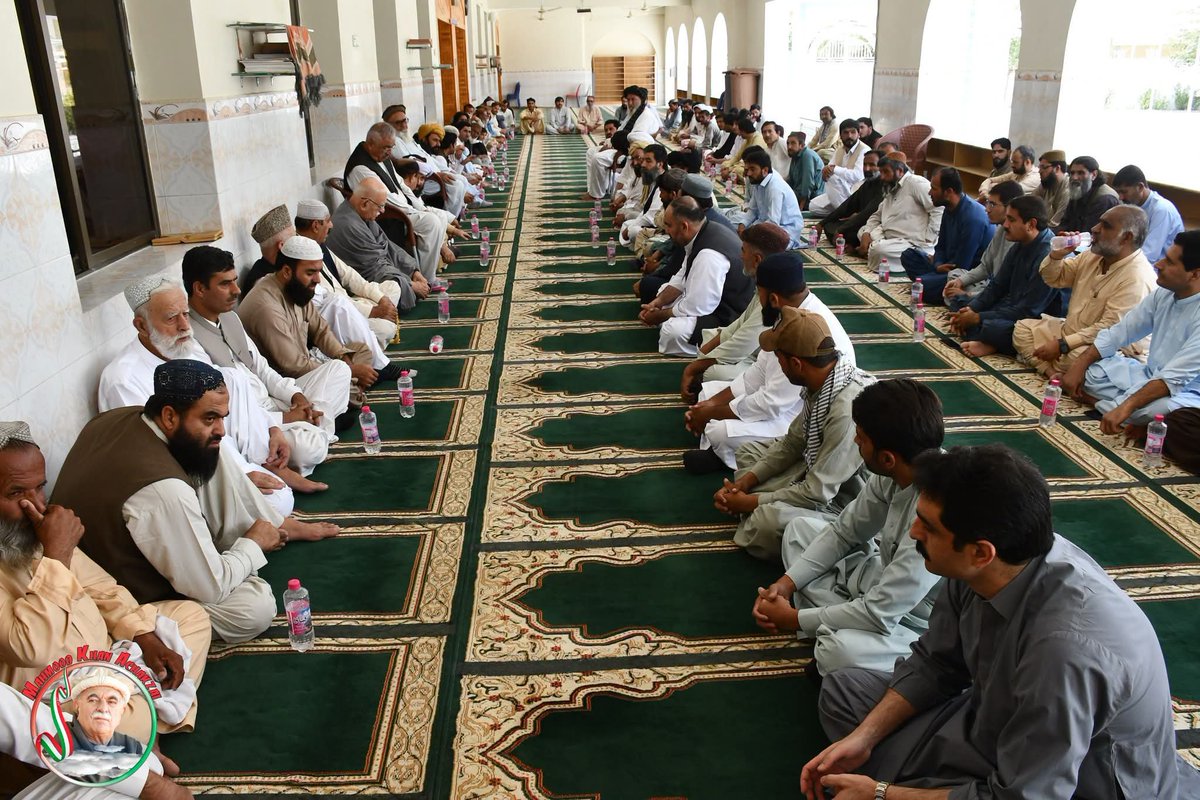 MKAchakzaiPKMAP's tweet photo. تحریک تحفظ آئین پاکستان کے سربراہ، پشتونخوا ملی عوامی پارٹی کے چیئرمین اور قومی اسمبلی میں قائد حزب اختلاف محترم مشر محمود خان اچکزئی نے پارٹی کے مرکزی و صوبائی رہنماؤں کے ہمراہ زیارت اور ہرنائی کے شہداء کی مشترکہ فاتحہ خوانی میں شرکت کی۔ https://t.co/kb8DfBNiTc