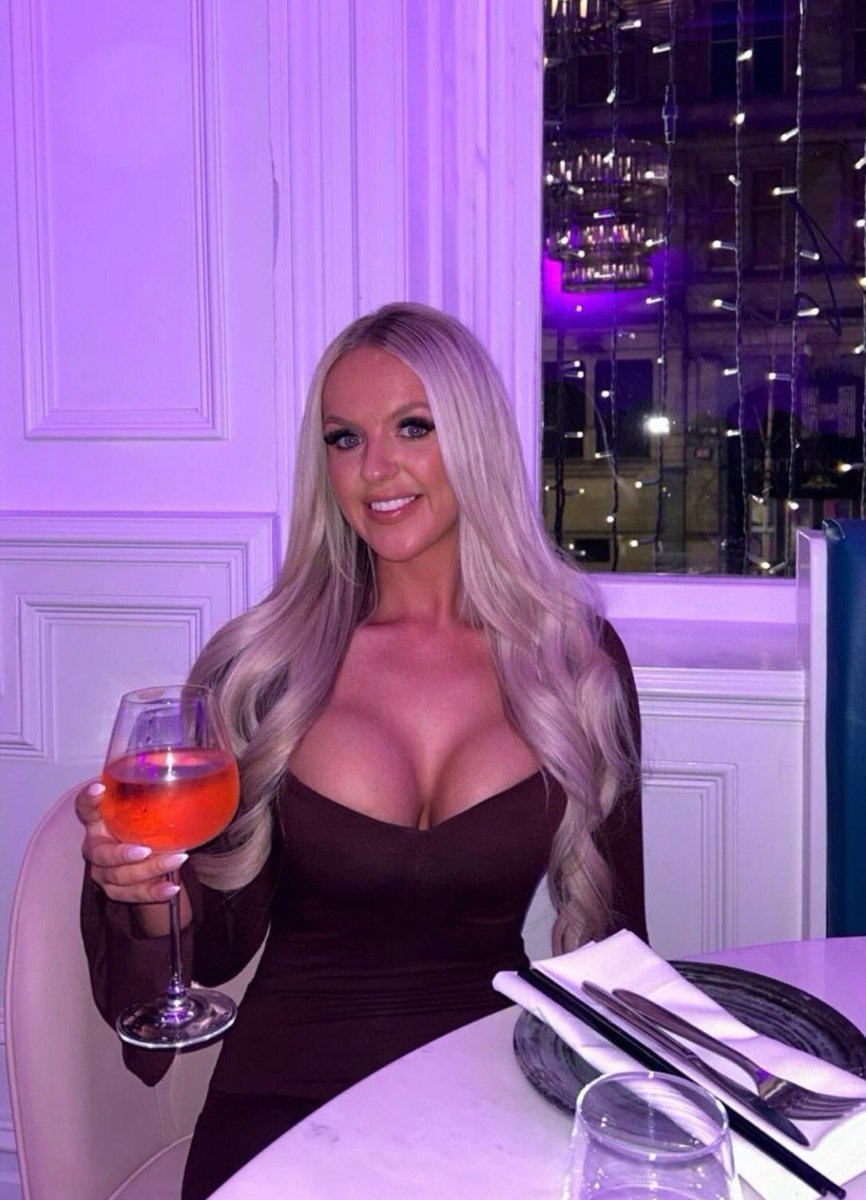 AndrewGold6071's tweet photo. Everyone needs to follow this slut, she loves to show off her fake tits, while also making old men cocks hard @Grace_lewis19 https://t.co/VROOSJkr4H