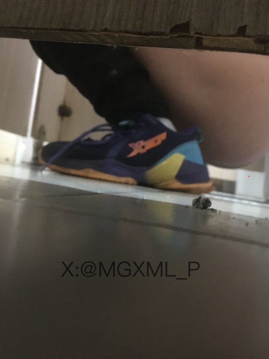 MGXML_P's tweet photo. 好几天没更新了 懒惰😛
上次预告的初中生来了
1/2 兰州拉面老板儿子 拍到过他两次 这个厕所人很少 但是之前有碰到过他知道他会来 在这蹲他很难
两年前我高考前三四个月左右拍到的 那天还在寒假正月初十  当时还用的旧手机所以像素不太好有点糊 
完整情况放在评论区因为字数写不下 https://t.co/Enf6GjLyPI
