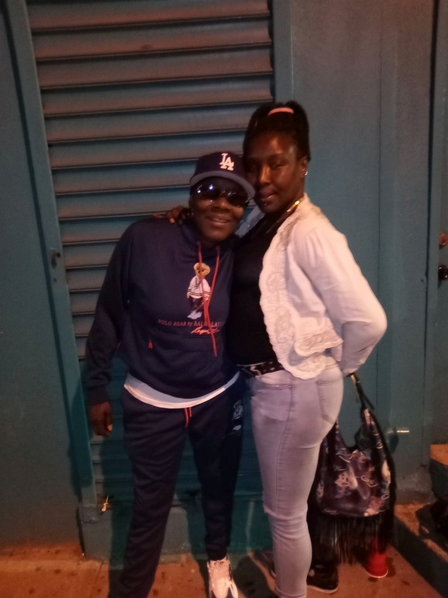 MISSTHUNDER4's tweet photo. THIRSTY THURSDAYS, 
AT THE DOG HOUSE , I WAS GETTING TOASTY, BEFORE WE GOT HERE... ..
HAD TO PAY $15 FOR A TAXI 😂😂👀🥰✌️🫂
MOM, TRIED TO WALK, NOW WHY I GOT TO BE WALKING 💚. The buses stop running 🫦 https://t.co/puRfy6zyn5