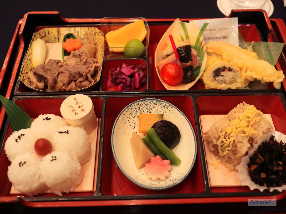 PnochiP's tweet photo. 2023.04.03

彩り豊かで贅沢な見た目

#きまぐれ食べ物
#人形町今半
#おもてなしお弁当
#重詰紅蘭 https://t.co/F0YFIhiUOw