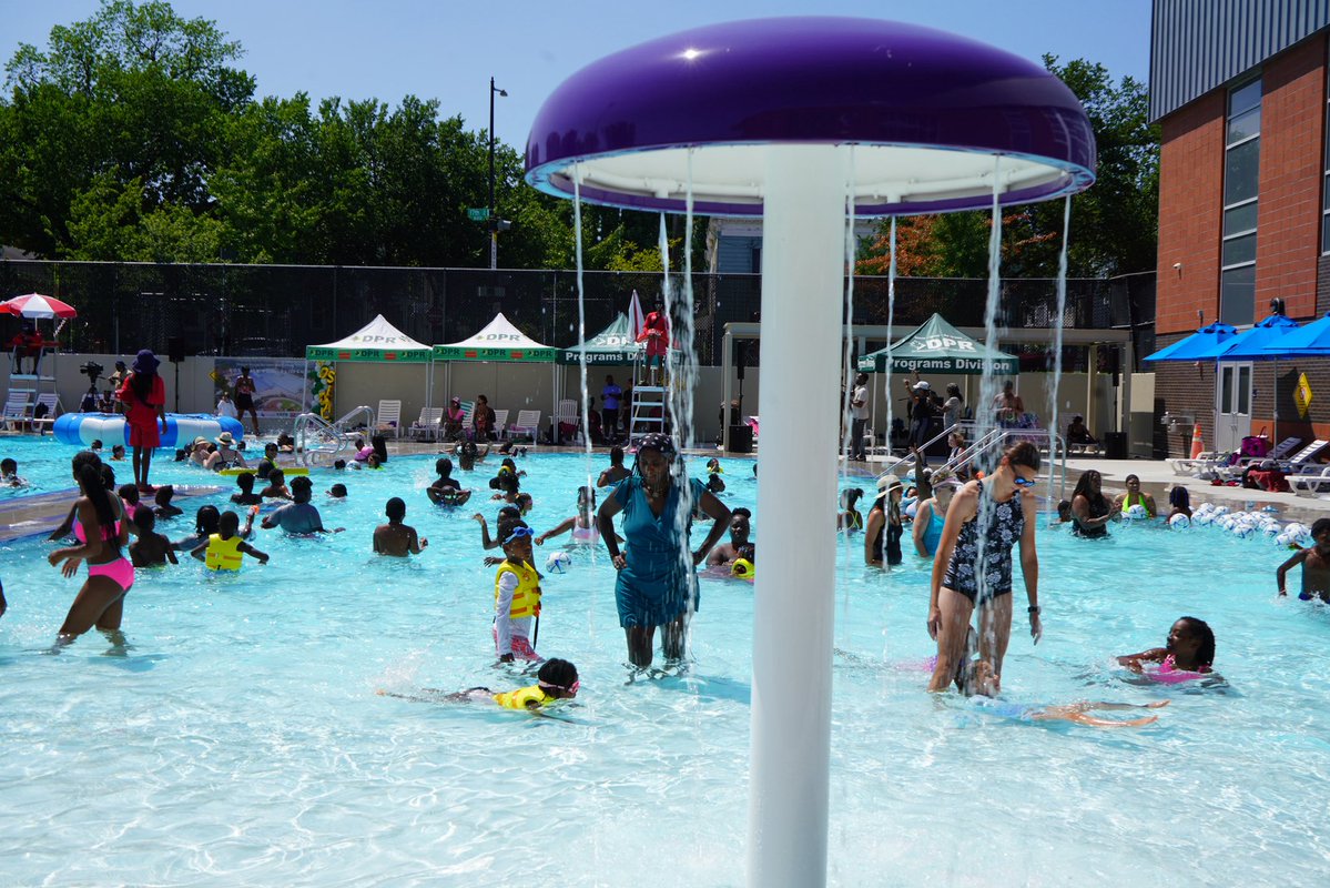 MayorBowser's tweet photo. It’s another beautiful day in DC.
‌
Swipe to fill the new Rosedale Rec Pool in Ward 7! https://t.co/sXE9x1teR8