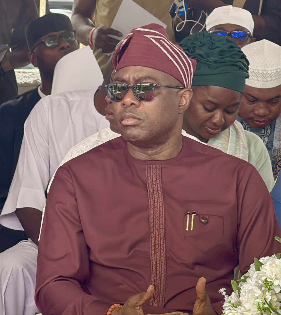 Sir_olumiju's tweet photo. I saw one of your ẹgbọn Adugbo wan claim the glory of CIRCULAR Road for AJIMOBI, Ajimobi.

E bá mi sọ fún wọn pe WNKR

You have seen the beauty. 

God Bless SEYI MAKINDE for the CIRCULAR ROAD PROJECT.

BIMBO ADEKANMBI will continue from here. https://t.co/S6IM5We1jR