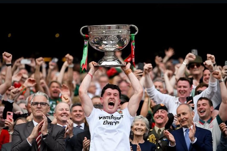 ul_gaa's tweet photo. 🏆 More UL All-Ireland Champions 🏆

Congratulations to @MayoGAA on their historic All-Ireland triumph this afternoon! A special mention to our own members, past and present involved in the success 👏🏻 

Well done lads, savour the moment! 

#ULGAA #BelongToThePack 🐺 https://t.co/Mob4wIKbku