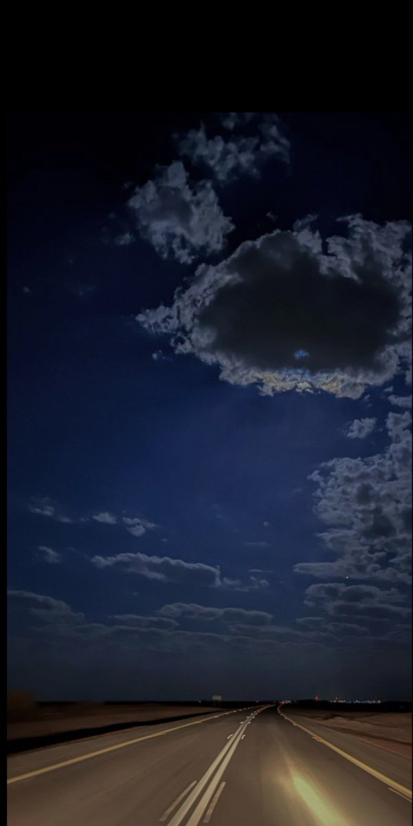 1tuy_'s tweet photo. .

 الحياة لا تدوم لأحد. وكل ما فيها من سرور أو تعب هو زائل. وأفضل ما يتركها الإنسان هو الأثر الطيب والعمل الصالح🕊💙
#بوح_المشاعرㅤ
#فضفضة_نفسية
#بوح_المشاعرᅠ https://t.co/8ceGPUhMVW