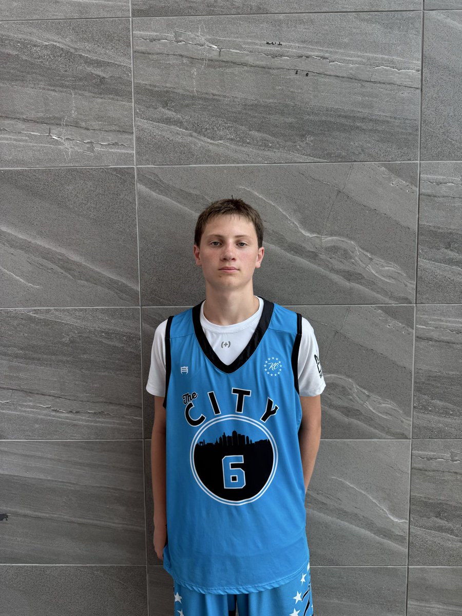 HardwoodEvents's tweet photo. 𝑯𝒂𝒓𝒅𝒘𝒐𝒐𝒅 𝑭𝒊𝒏𝒂𝒍𝒆
𝐓𝐨𝐩 𝐏𝐞𝐫𝐟𝐨𝐫𝐦𝐞𝐫𝐬 𝑫𝒂𝒚 𝟑

14U 
Charles Monger - 20 Points
You Hoop

Mason Baker - 15 Points 
Sixers Supreme 

@RL_Hoops X @HardwoodEvents https://t.co/DCUWqSV7vz