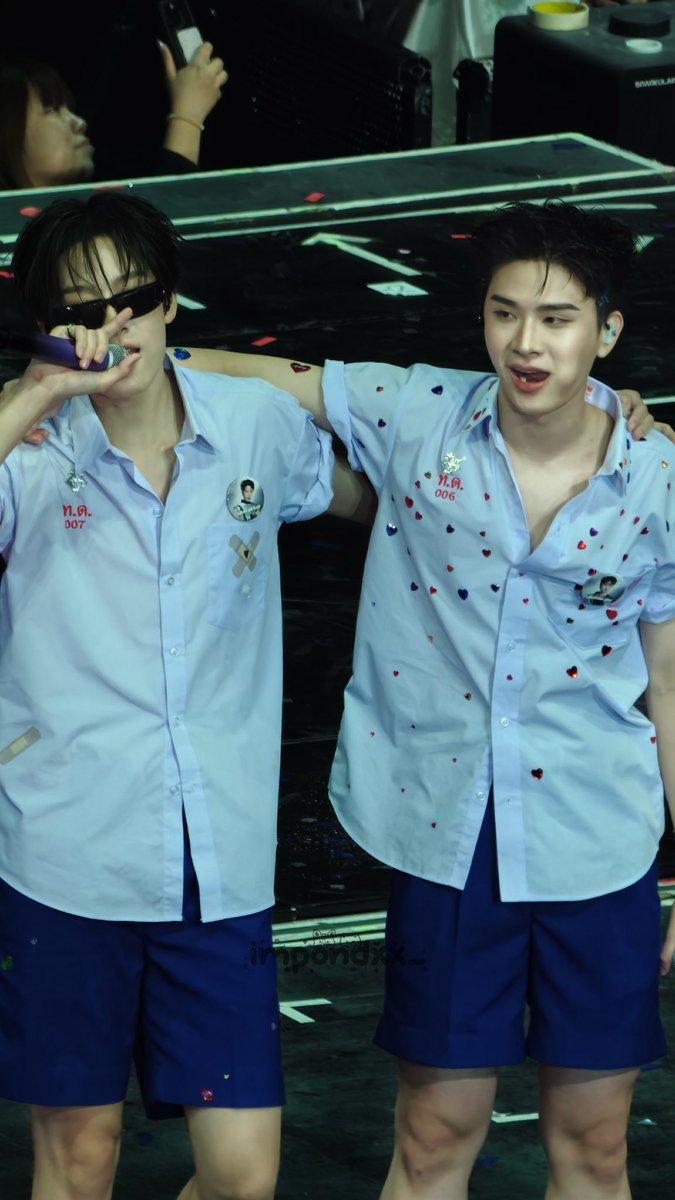 impondxx_'s tweet photo. สมการนี้ไอ้ตี๋ฟินสุด

#THAIchayanon #NEXnattakit 
#BUS_LIGHTASONE_D3 https://t.co/wIiwqcjsd6