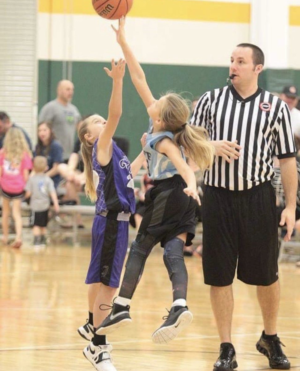SkylarWalden14's tweet photo. Last ever AAU game went out on a Win! Thank you to all the coaches that have taken the time to come and watch us play over the years! Thank you Coach @EastTNAir  for all you do for all your players myself included! Thank you to my parents for every sacrifice you have made to allow me to play! Thank you dad @jeremiahwalden3  and Coach @LeiaLoveday for all your support and guidance along the way! Now onto Senior Season! We have unfinished business at @TKALadyLionsWBB !