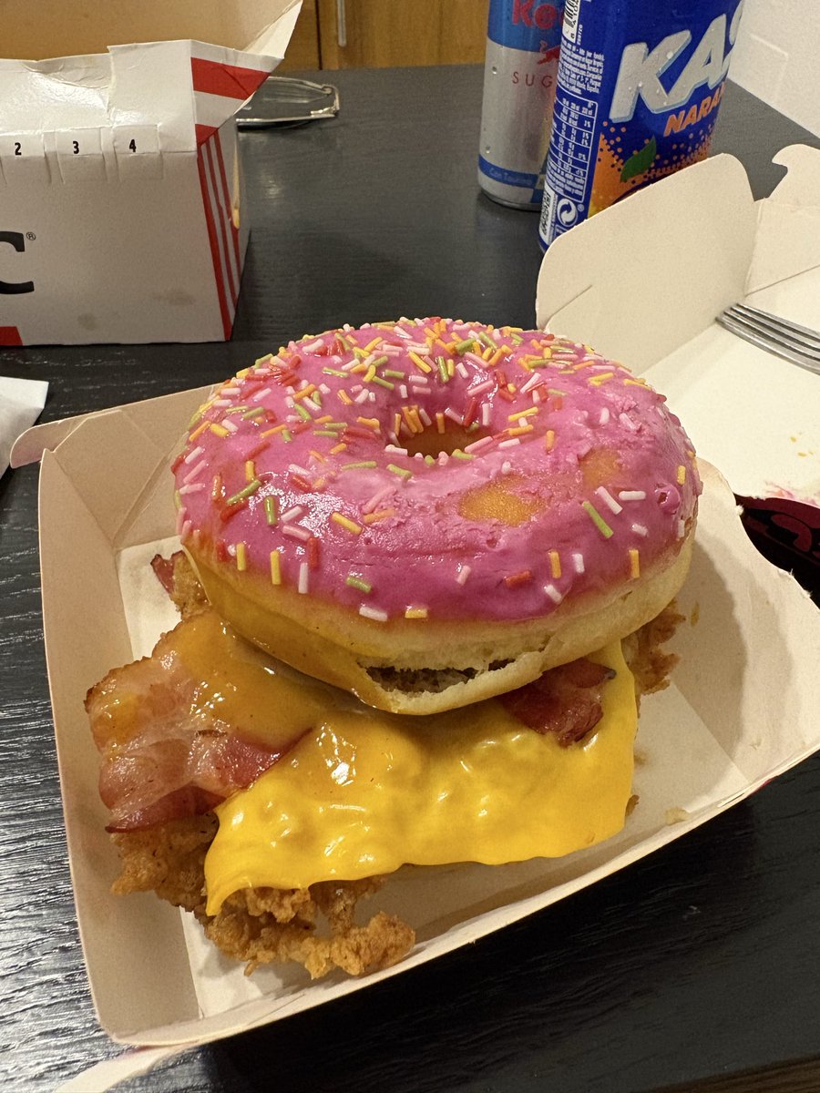 _OscarGlez_'s tweet photo. ñam 🍩🍩 https://t.co/xd10xCjATz