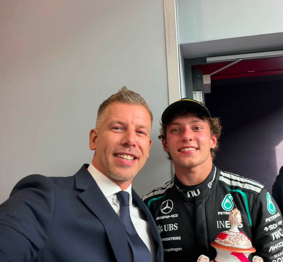 magyarpeterMP's tweet photo. Incredible excitement, a fantastic race, and record attendance. In the end, last year's world champion, Lando Norris, claimed victory once again at the Hungaroring.

Congratulations to every driver and to the many thousands of Hungarians who helped make this event possible!

In the photos, already soaked in champagne: @LandoNorris, @Max33Verstappen, and @KimiAntonelli.