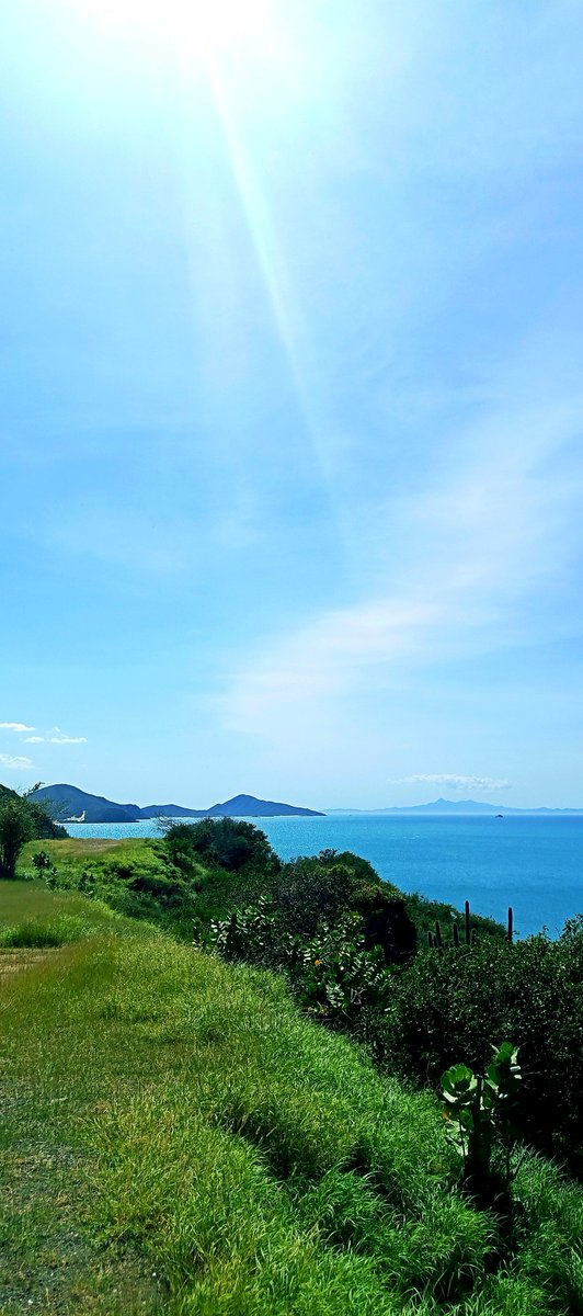 Moises2Andrade's tweet photo. Mirador de Costanza, avenida Simplicio Rodríguez (Manzanillo-Pedro González), Isla de Margarita, Venezuela, fotos tomadas, Gracias a DIOS, el 08/02/2025 a las 14:28 horas.
#DIOS #JESUCRISTO
#ESPIRITUSANTO
#LaBiblia
#LaPalabraSagrada
#IsladeMargarita
#Playas
#PaisajesBellos https://t.co/DHX0Wx6OjV