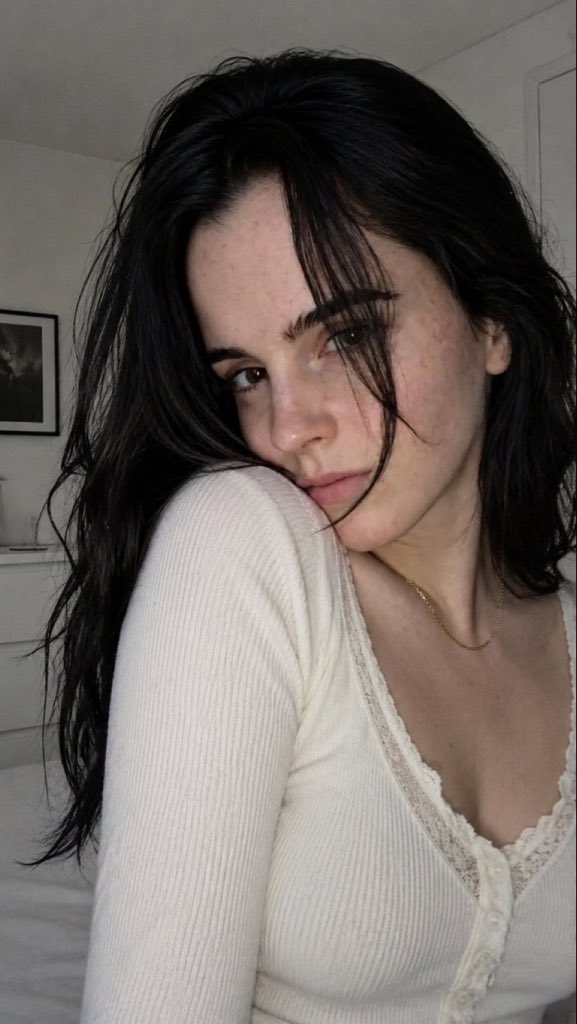 Emma Watson tweet media