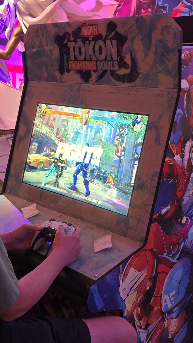 COLLECTOTRON3K's tweet photo. Gaming lounge! I miss the Nintendo lounge but glad people are still putting games here. Marvel Tokon looks 🔥 https://t.co/FdqMy7sb9n