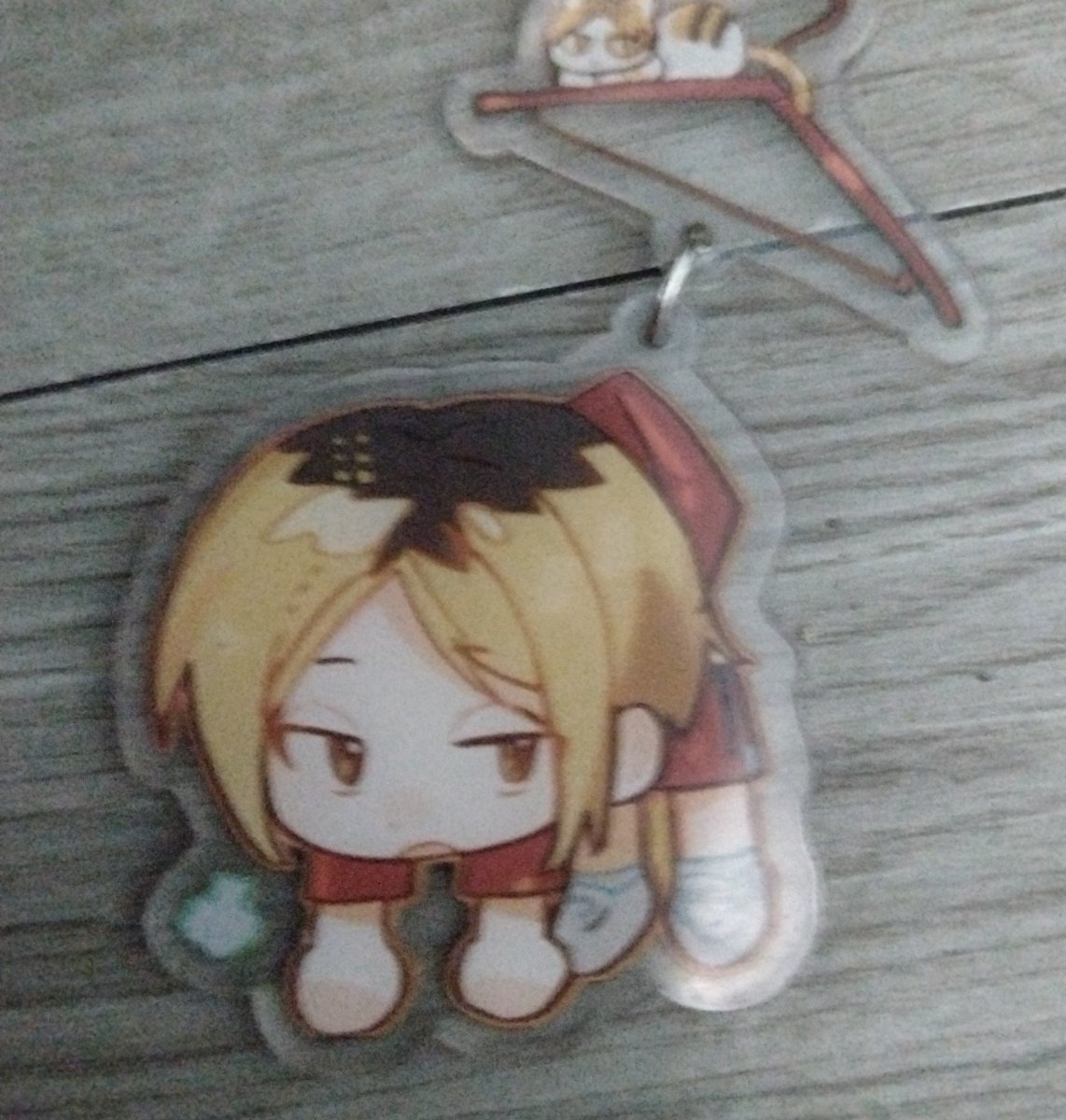 whoseadultt's tweet photo. Mi llavero de hinata se perdió y ahora solo queda mi kenma :( https://t.co/uLHs5F5R9a