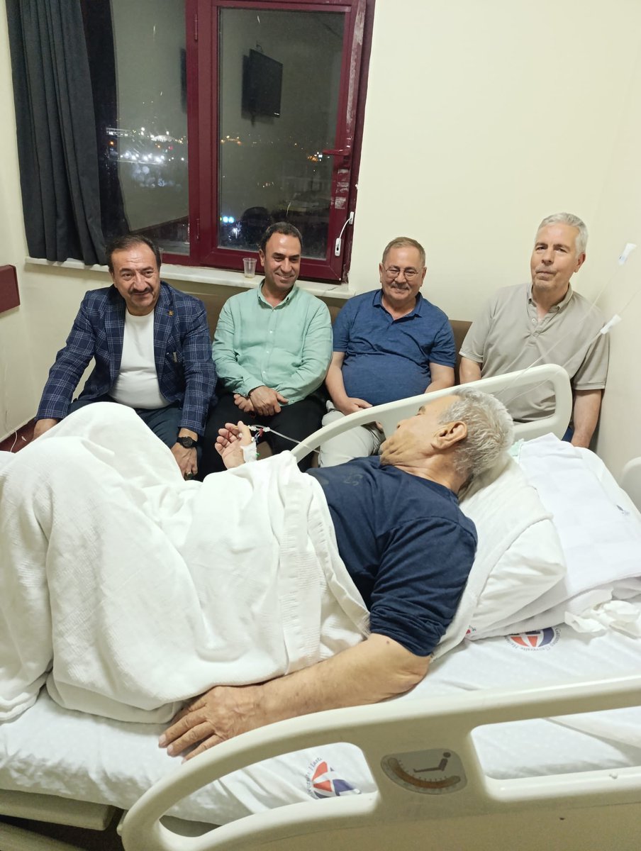 AliRzaColalk1's tweet photo. Gaziantep Tıp Fakültesi Hastanesinde tedavi gören Amcaoğlumuz Hacı Süleyman Revanı ziyaret ettik Rabbim tüm hastalarımıza acil şifalar ihsan eylesin dua edelim inşallah. https://t.co/Gmjipqo7Tr