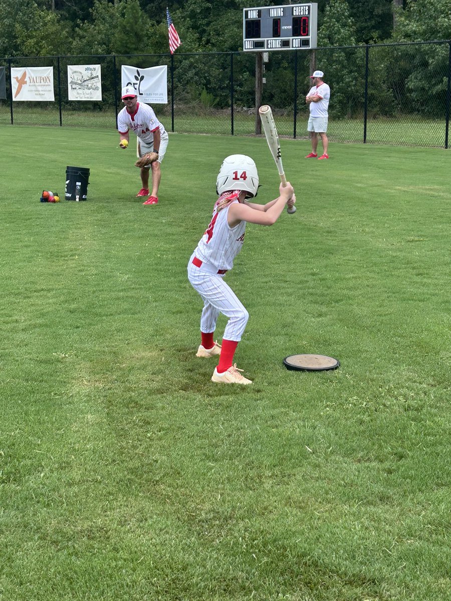 BenMcAliley's tweet photo. Getting loose before Team Alabama takes on North Carolina. #Eufaula6u #AveryD https://t.co/S83kHsr5aD