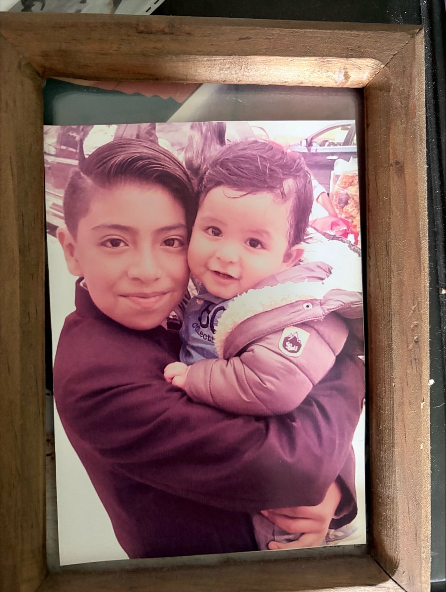 __whosaaron's tweet photo. yo vivi 11 años de mi vida sin el, pero el no a vivido un día de su vida sin mi ❤️‍🩹 https://t.co/sy9FOBTDju