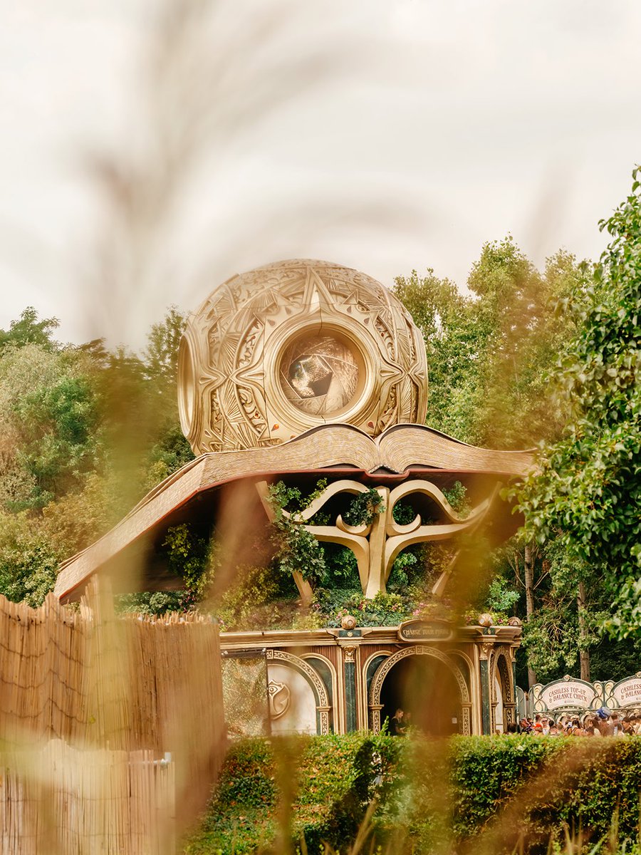 Tomorrowland tweet media
