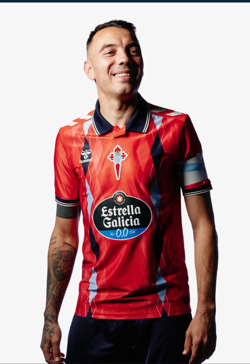 MCeleste1923's tweet photo. #ULTIMAHORA

🚨 OFICIAL 🚨

➡️ Esta é a terceira equipación do @RCCelta. Dispoñible dende hoxe ás 20h pero só online e dende mañá ás 10h nas tendas de Balaidos e @ASedeRCCelta

��🏼 O ano de nacemento vai no pescozo.

👕 O escudo está bordado ‼️

⚠️ A serigrafía de @BorjaIglesias9 é de balde ata o 2/8.

🧐 Que vos parece?