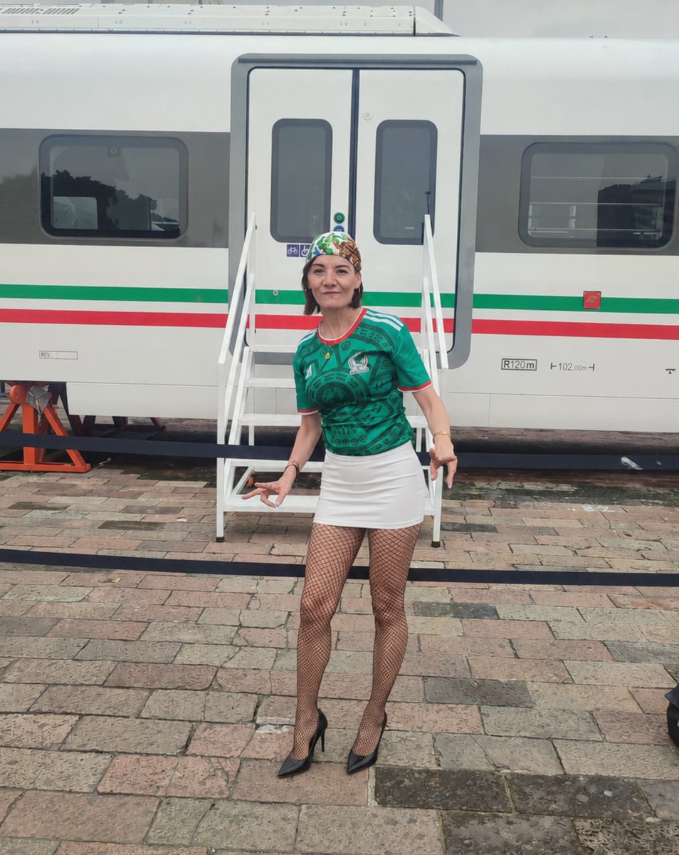 liz_flaquis's tweet photo. Gracias @miseleccionmx por las alegrías y los juegos que nos emocionaron y unieron a todo un país viviendo la pasión del fútbol 🥰⚽🫶🏻🇲🇽
#domingo #domingodeexhibición #felizdomingo #futbol #seleccionmexicana #flaquita #mexico #finde #domingode #hot #encuentros #sexy #spicy https://t.co/ONhGBX1mQU