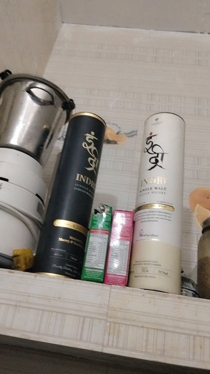Gk_Live0's tweet photo. @hirenchoudharys @manphoolsaran7 @langdaAam__ Ok bro, 
Bottle bhi lata hu sath... https://t.co/MoF17S8G3z