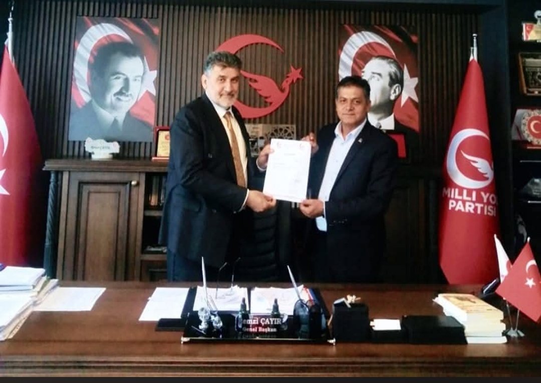 modelotomotiv's tweet photo. Milli yol Partisi Genel Başkanı
#RemziÇAYIR 

Kirin pasın içinde yaşayıp temiz insanlara çamur atmak çağımızın hastalığı. https://t.co/XGO4MYCNhN
