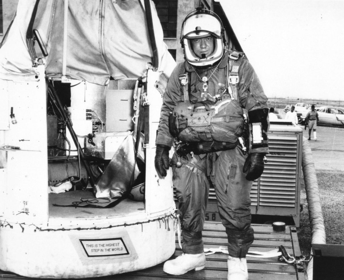 EiseleRon10374's tweet photo. 27 July 1928. Birth of Joseph William Kittinger II (d. 9 December 2022). USAF pilot and participant in Project Manhigh and Project Excelsior, holding records for the highest, fastest and longest skydive and first man to make a solo crossing of the Atlantic Ocean in a gas balloon. https://t.co/SDvNP4BSuK