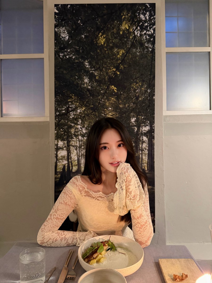 Krystal77277428's tweet photo. 抓住生日的尾巴在北欧庆祝🍾🎂 https://t.co/9pdFTYByOo