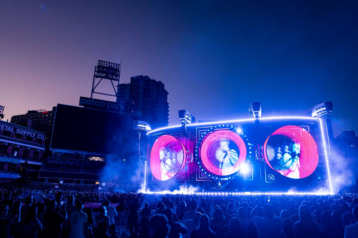PetcoPark's tweet photo. We made these memories for ourselves 🩷 https://t.co/2ERdlKvVZr