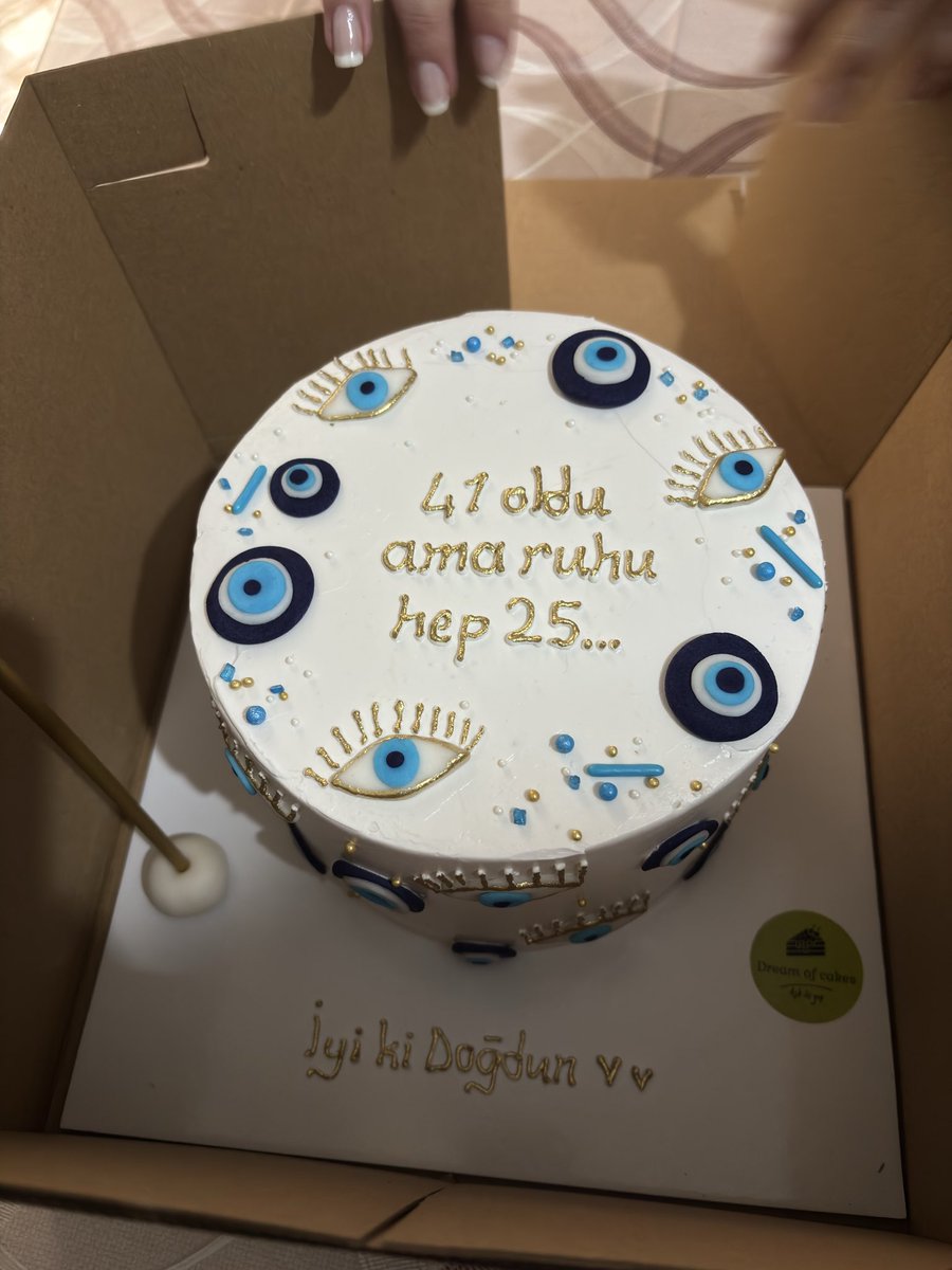 DirenOya's tweet photo. İyiki doğdum iyiki 41 🧿 oldum 🙏🦅🤍 #doğumgünü https://t.co/hZz0xrAzgj