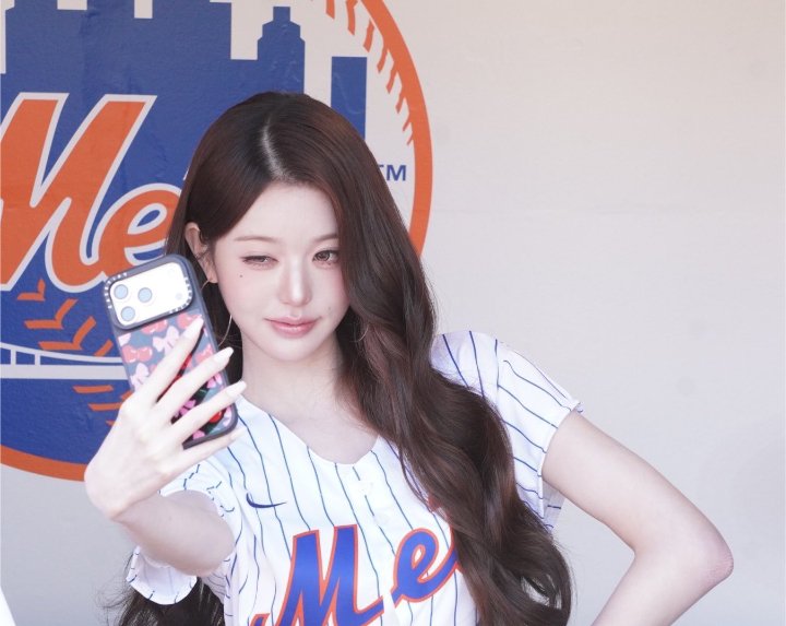chenfyoung85's tweet photo. My princess, my little rabbit, my pride wonyoung. I'm very satisfied with your wonderful kickoff
WONYOUNG AT MLB
#WonyoungMLBFirstPitch https://t.co/c2oqyXEcjN