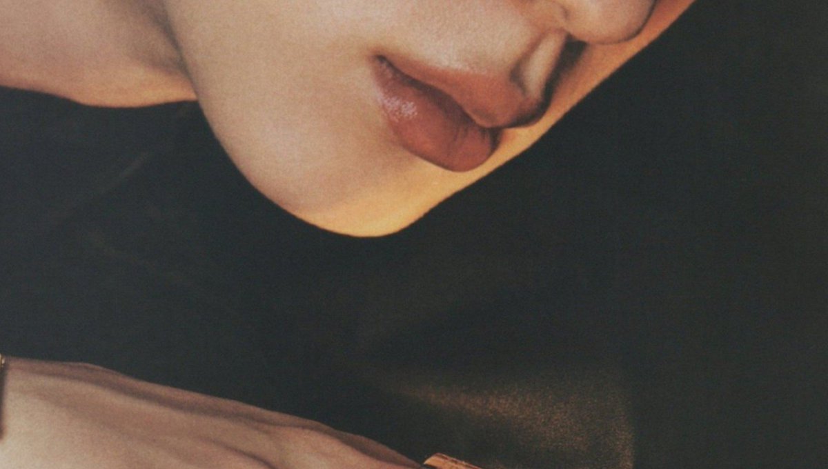 jinspam_'s tweet photo. Bratz want what seokjin has. https://t.co/ZMJVOLxGaz