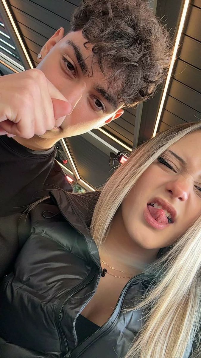 pgnzl_'s tweet photo. Parabéns maninha, te amo muito, aproveite teu dia, tenho mto orgulho de ser seu irmão! Vc é tudo pra mim 🤍 independente de tudo sempre estou aqui por vc! 🤍 https://t.co/Gey0Kzfs05
