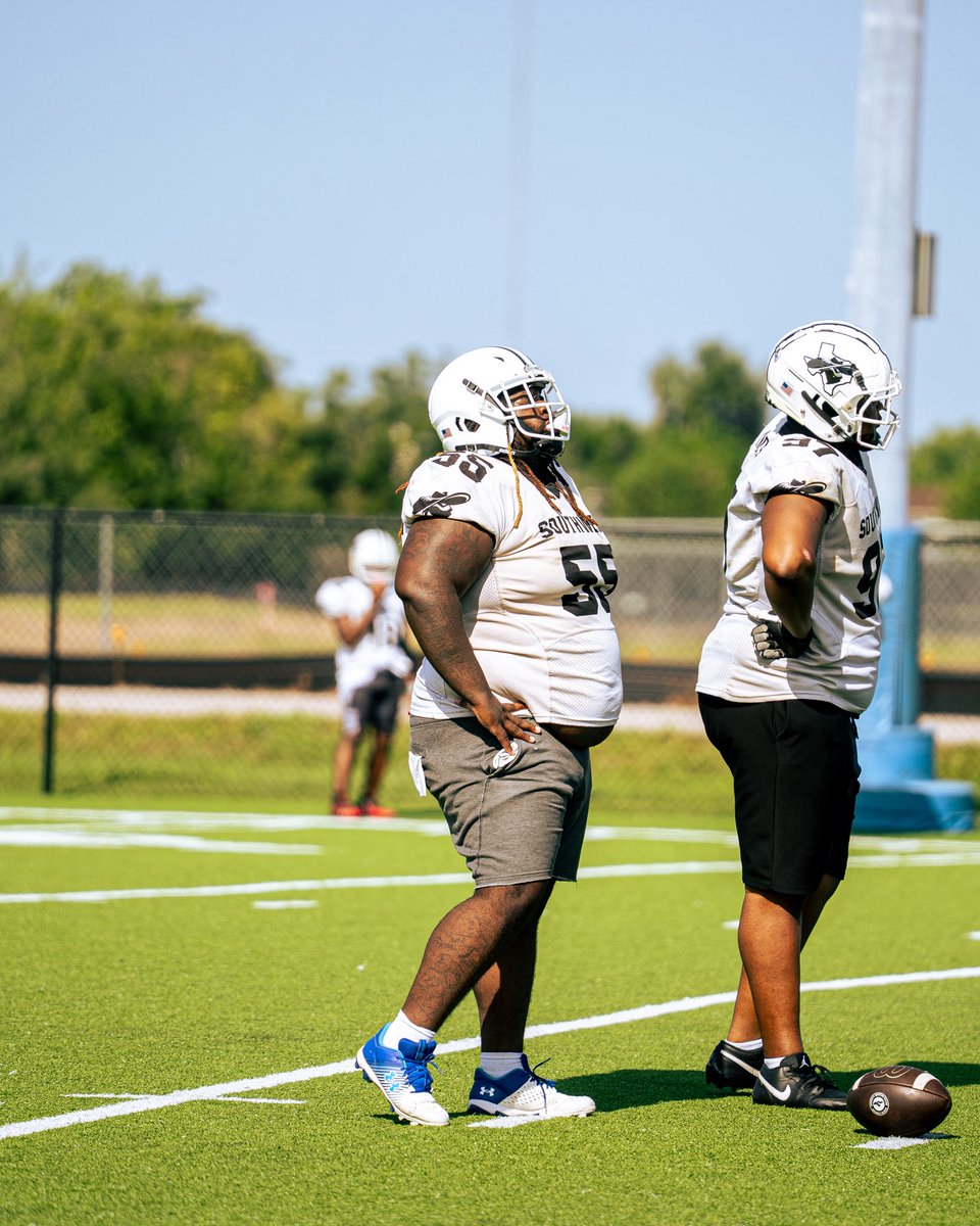 SWRaidersFB's tweet photo. Summer OTA’s! Who’s ready for fall camp? Where will you be this fall, in camp or at the crib? #JoinTheRaid 🏴‍☠️🏴‍☠️🏴‍☠️ https://t.co/oFyAqAUV2V