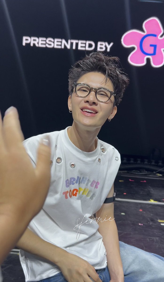 sferniesis's tweet photo. me: น้องไทยย ยิ้มเหมียวให้ม่ามี๊หน่อย 🐱
N’Thai: (ยิ้มเหมียว) คับมี๊~ 

ฉันจะเป็นแม่น้องไทยตลอดไปป  😭🤍 ม่ามี๊รักน้องไทยยย เด็กดีของมี๊คับบ 🥹

#BUS_LIGHTASONE_D3
#BUS_LIGHTASONE
#THAIchayanon https://t.co/MRVWtAZmu2