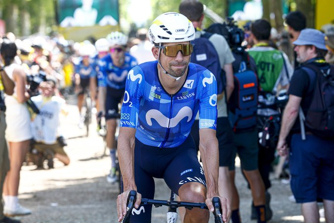 CabineSport's tweet photo. O ciclista português Nelson Oliveira entrou para a história do ciclismo mundial, este domingo, ao tornar-se no primeiro corredor a concluir 24 Grandes Voltas consecutivas sem qualquer desistência. https://t.co/lvghSXZTsy