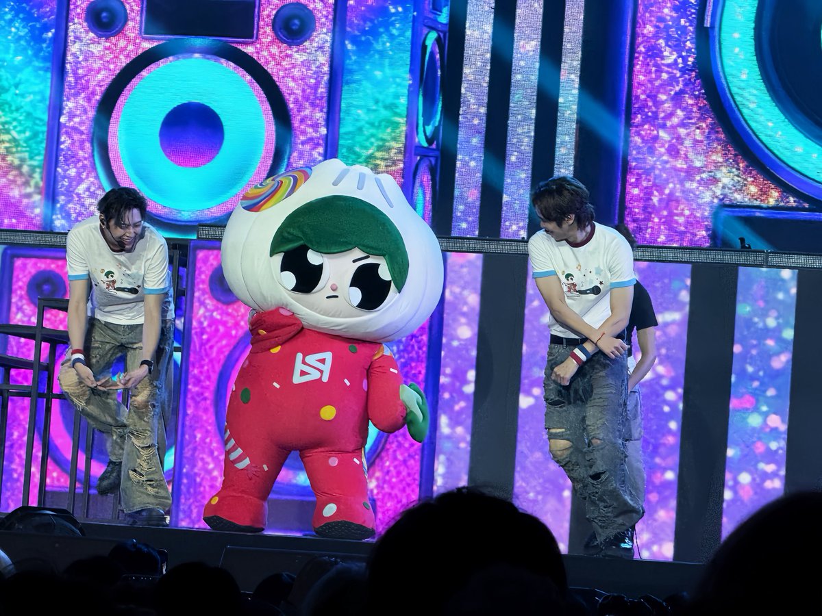 xiaoyangyangbp's tweet photo. 😺🐷🧄
@paody_GMMTV @bb0un @Prem_space 
#FFFPartyConcert2026D1 #bounprem https://t.co/SQa2rTe03F