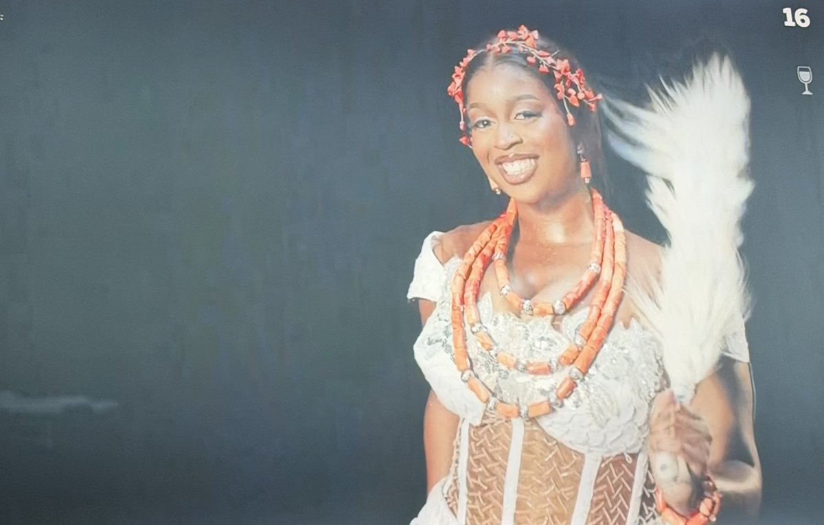 missteeposh's tweet photo. Meet #TEMI second #BBNaija housemate https://t.co/u5csHRgtTL